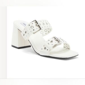 Steve Madden NIB White Menna Grommet Strappy Sandal. Size 9M